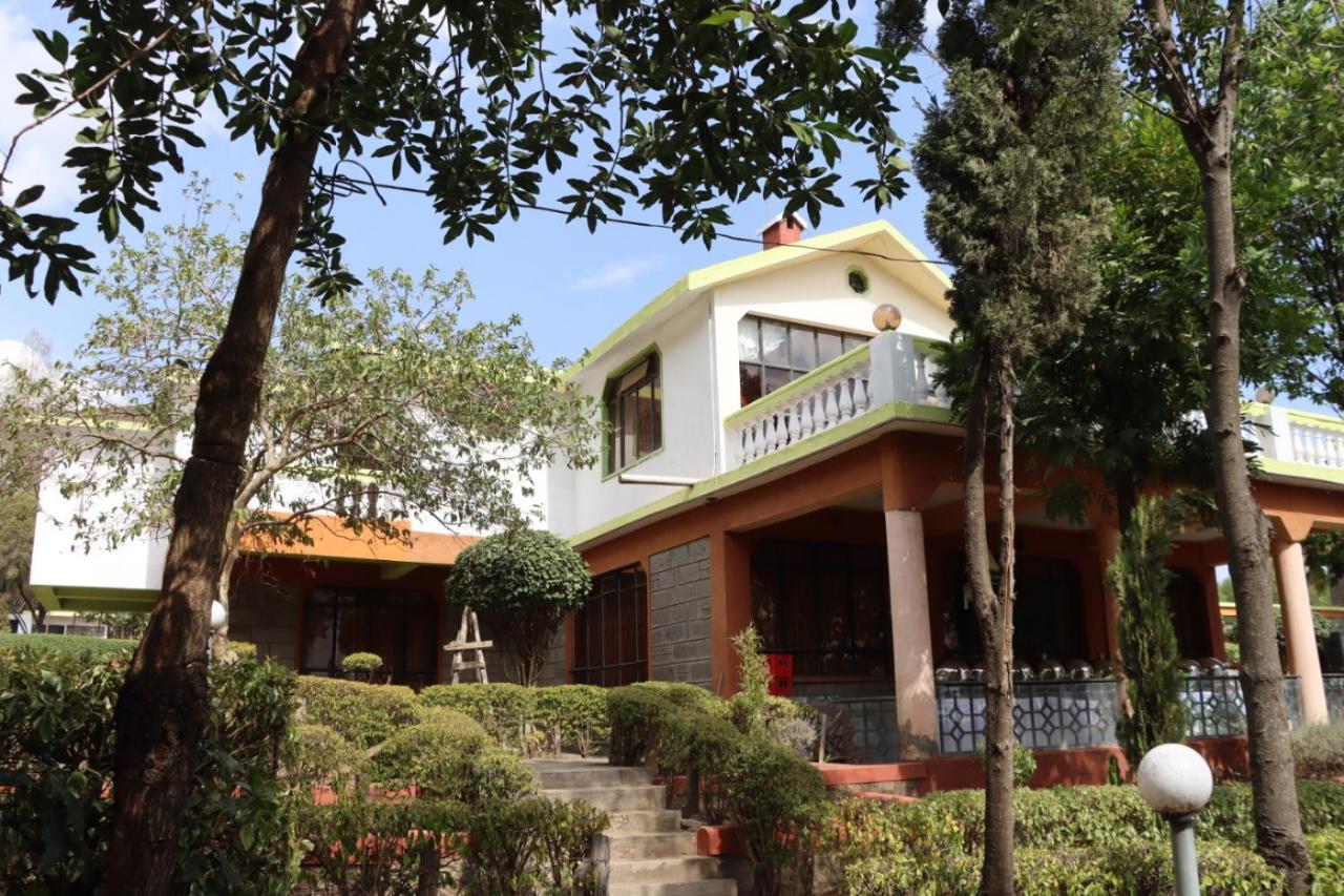 Hotel Mataman Gardens à Naivasha Extérieur photo